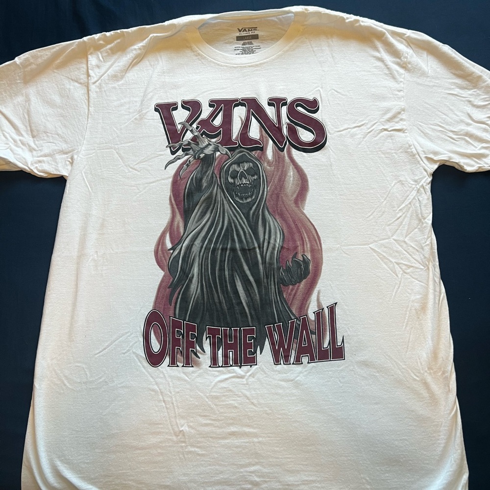 I’m selling a vans shirt only used once and never used it again